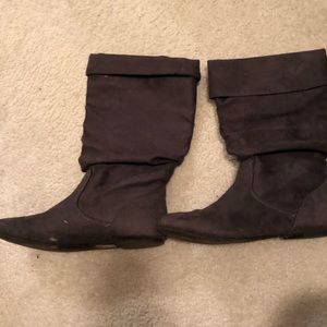 Suede boots